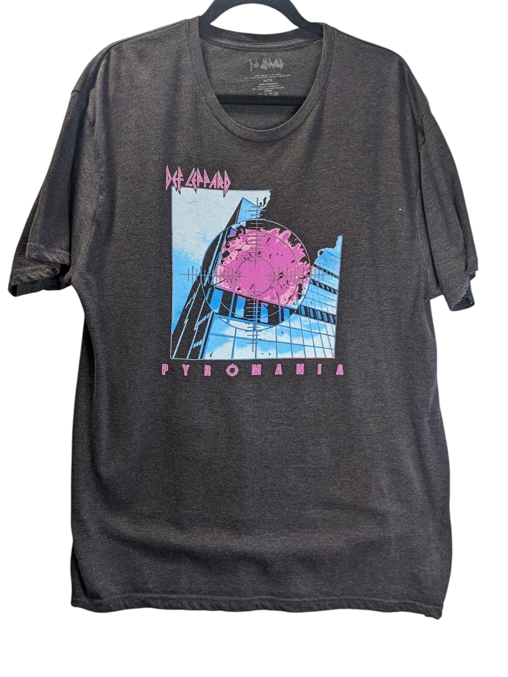 Def Leppard Pyromania Short Sleeve Graphic Tee - Black with Pink & Blue Print XL